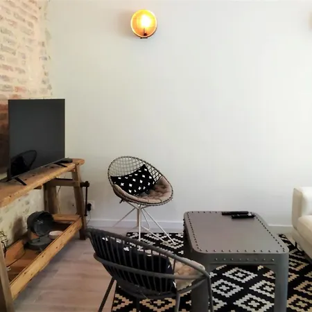 Les Remparts D'alienor Apartment