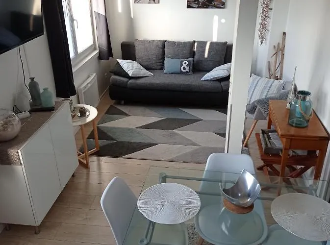 Les Remparts D'alienor Appartement *